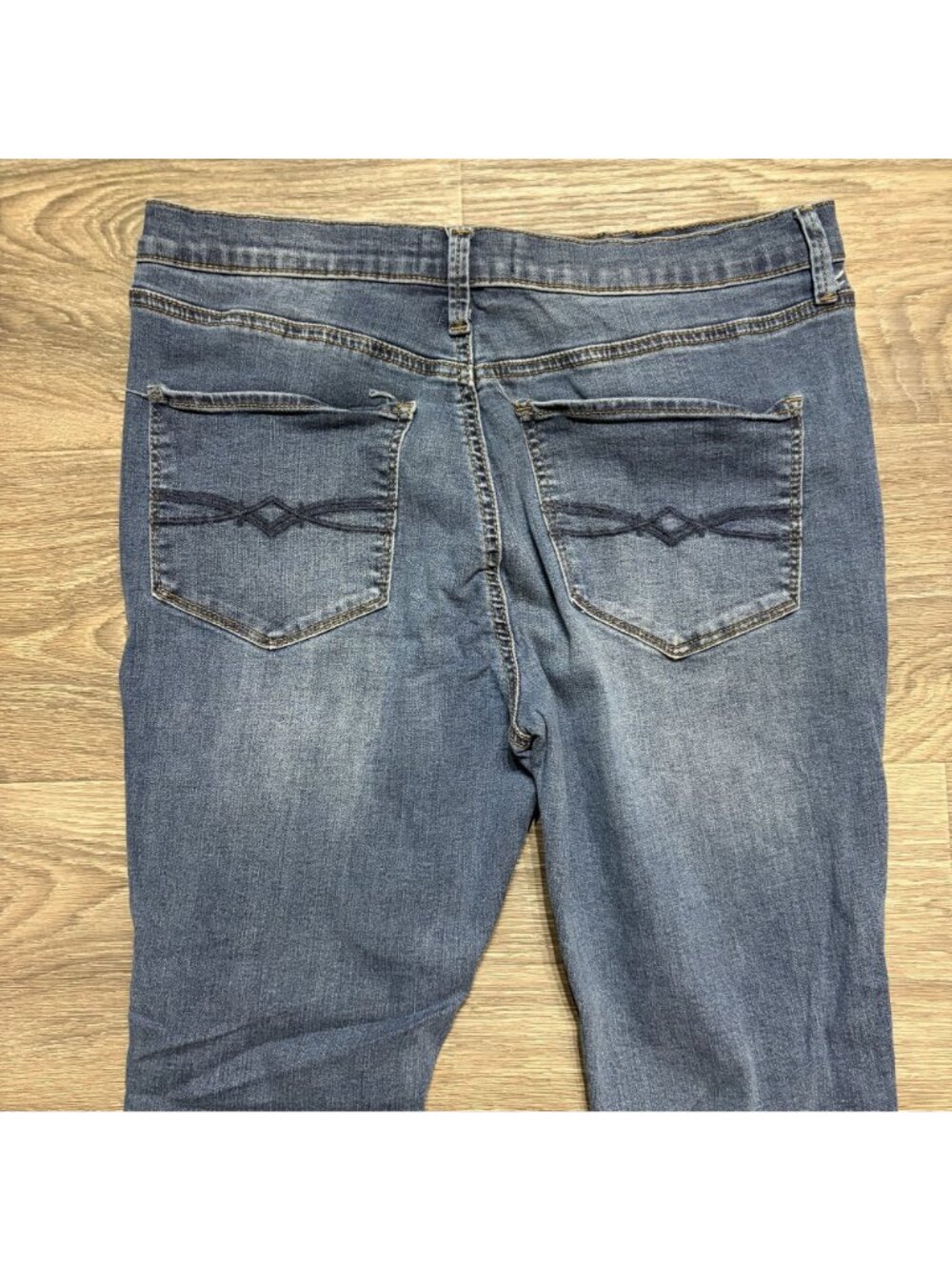 Mudd Juniors High Rise Distressed Stretch Skinny Jeans 15 Medium Wash Denim - Picture 11 of 12
